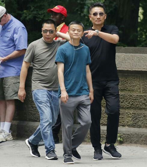 马老板这个腔调可以的.