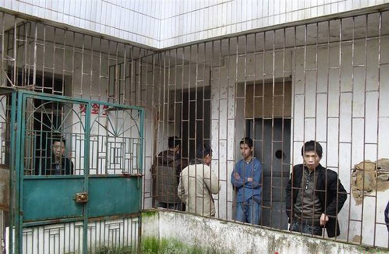 见识一下真正的精神病院