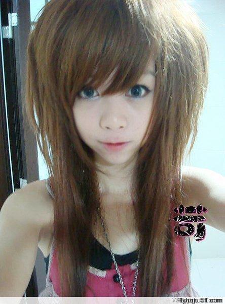 其实这种爆炸头非主流挺好看的,怎么一下爆炸头绝迹了