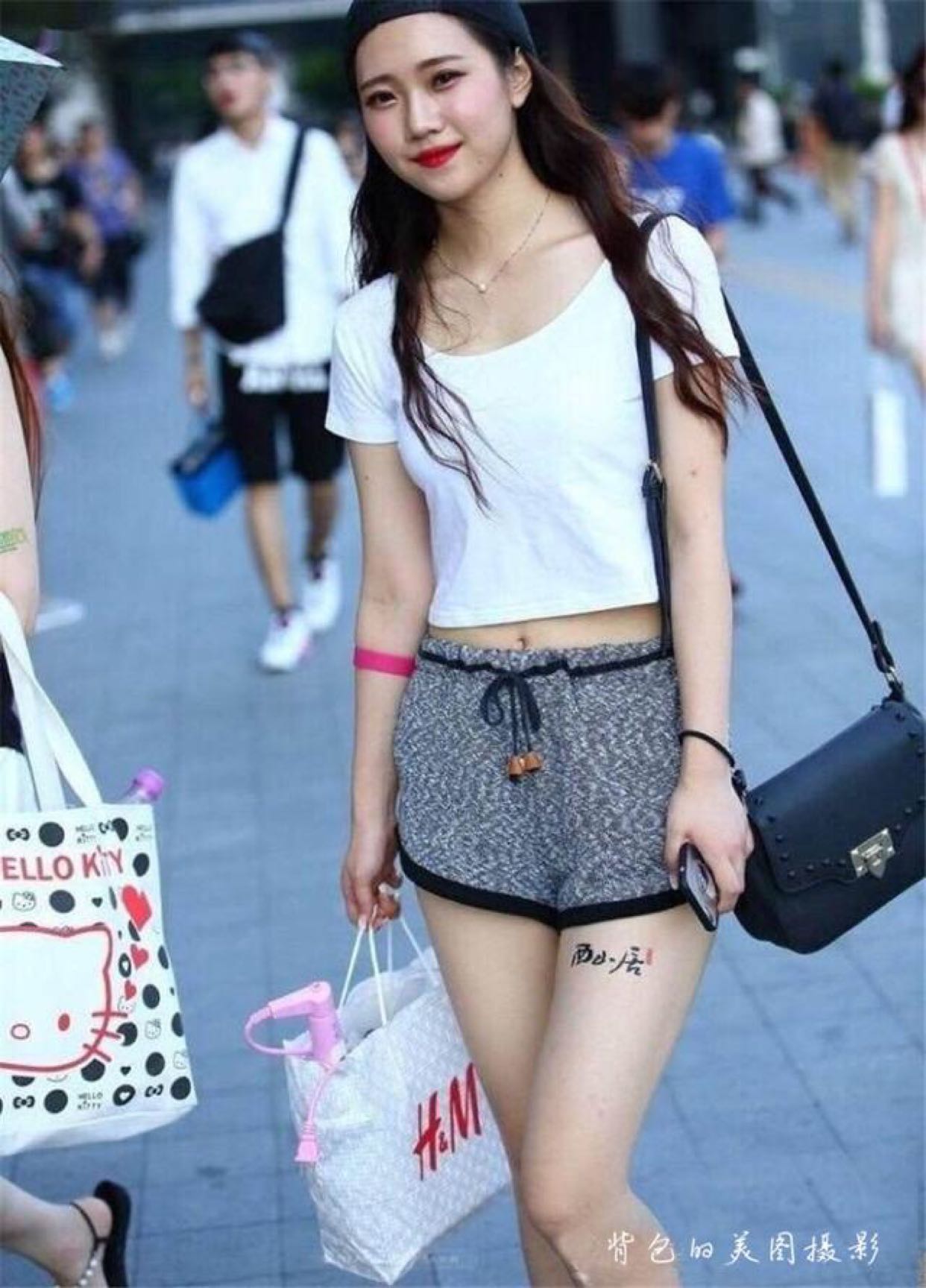 旁友给了张明天上港对许皮带的票子,现在八万人体育场好自己带水进去