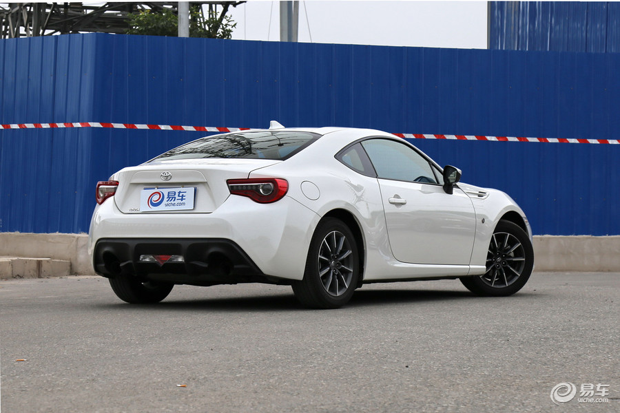 想买辆bmw220i 硬顶轿跑给老婆开