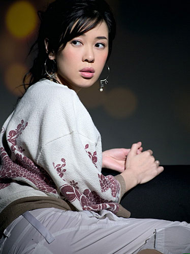 我就是冲着余男去看的战狼,有同好吗?