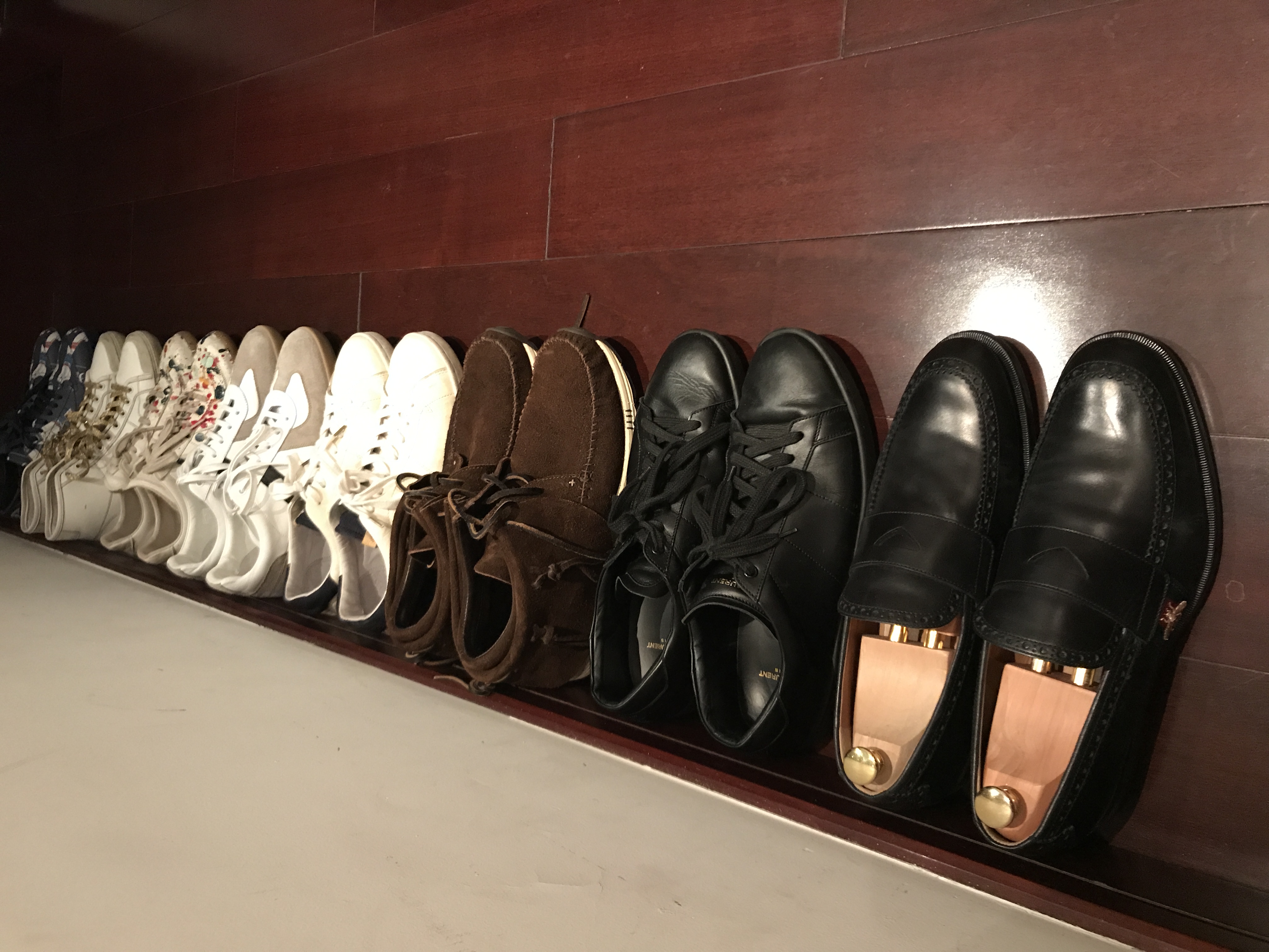 发觉很多鞋子买了都没怎么穿过,册挂里新.