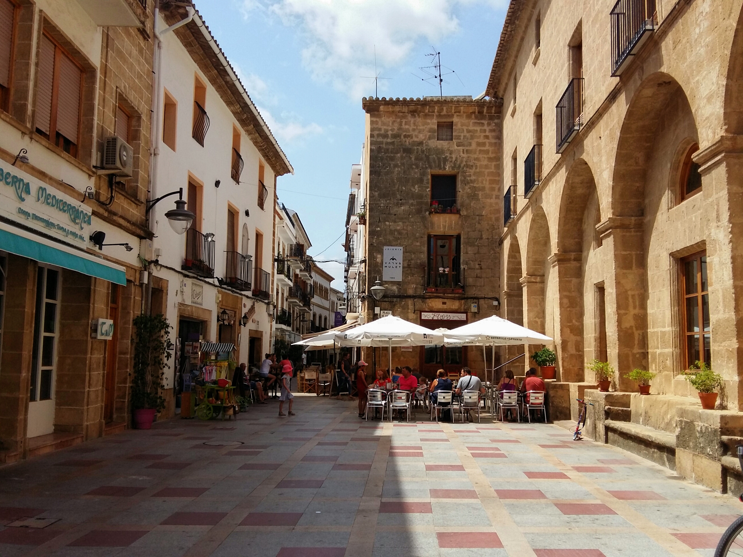 隐居西班牙小镇