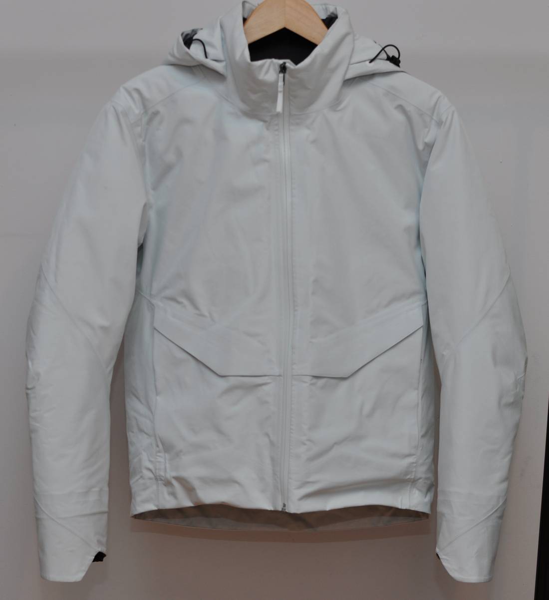 【转让】全新arcteryx 始祖鸟veilance gtx男款羽绒服 加拿大总部设计