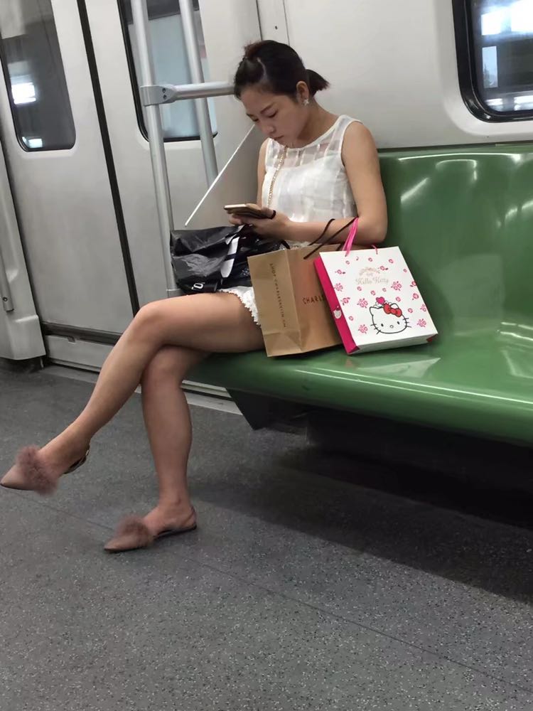 表情很可爱 美腿-宽带山kds-宽带山社区-城市消费门户