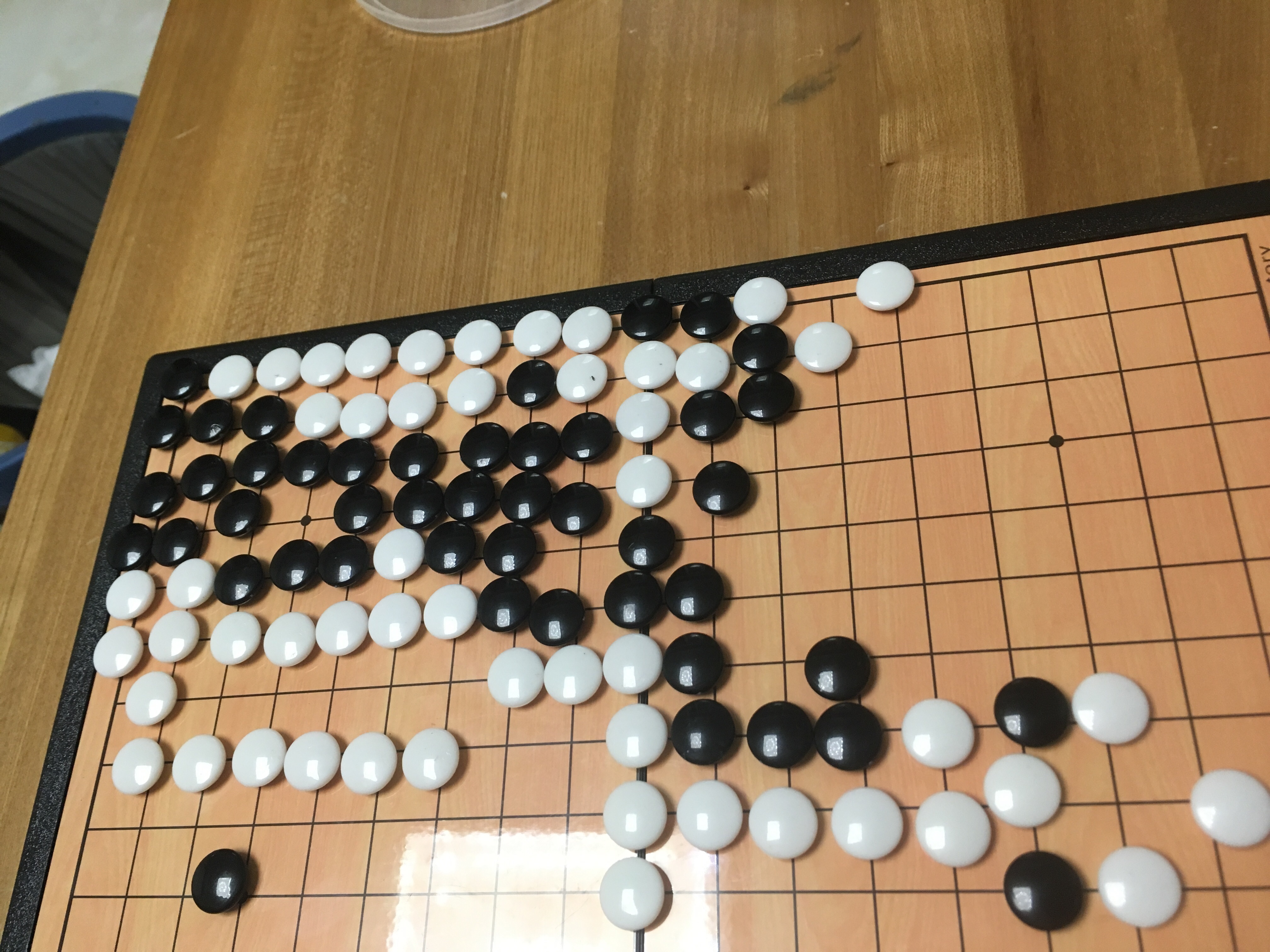 围棋初学问题:这个黑子可以放进去吗?