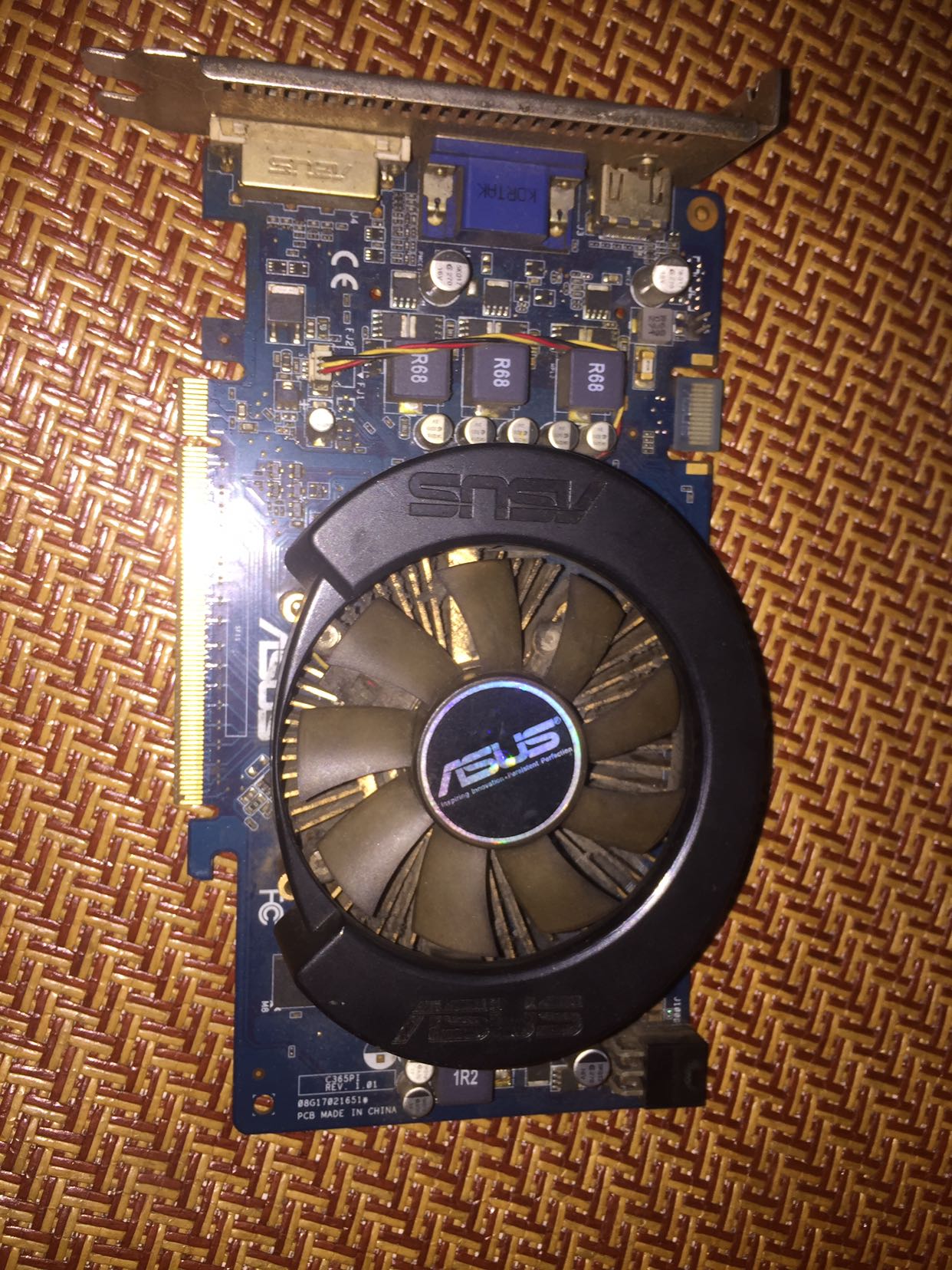 几块老显卡.gt250 hd4830 gt220