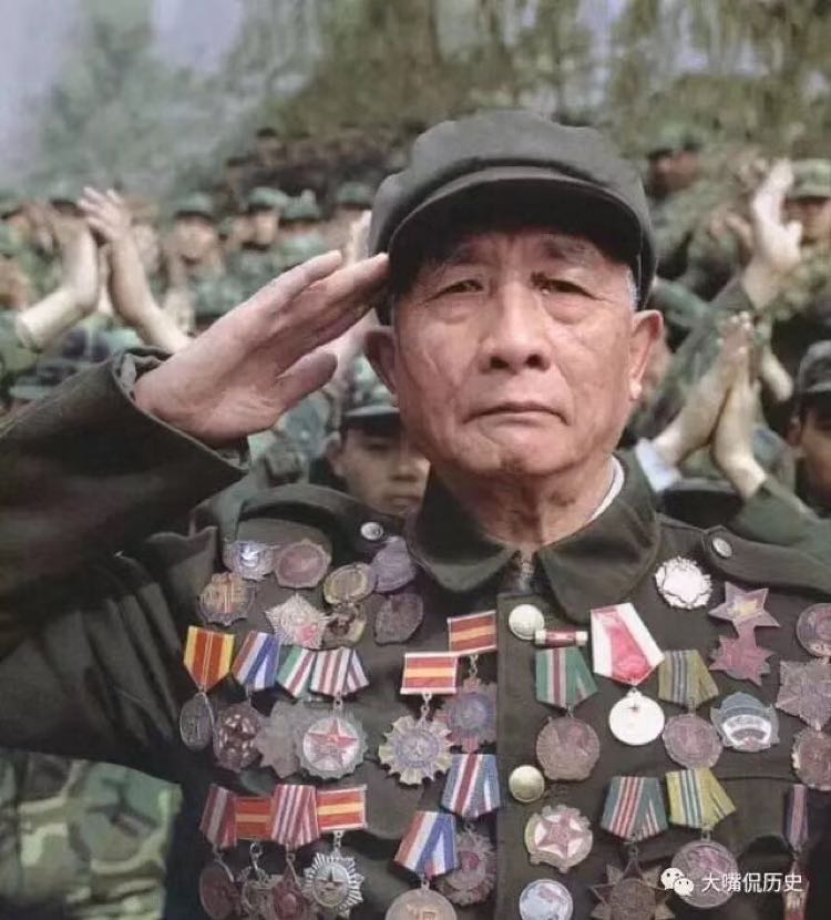 老兵护国无人问,戏子放屁天下知!