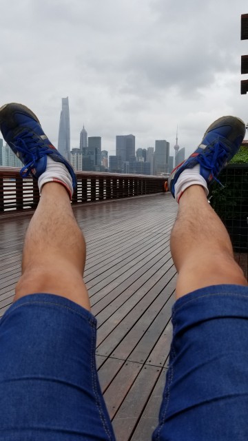 大叔为回答你 老腿举起来