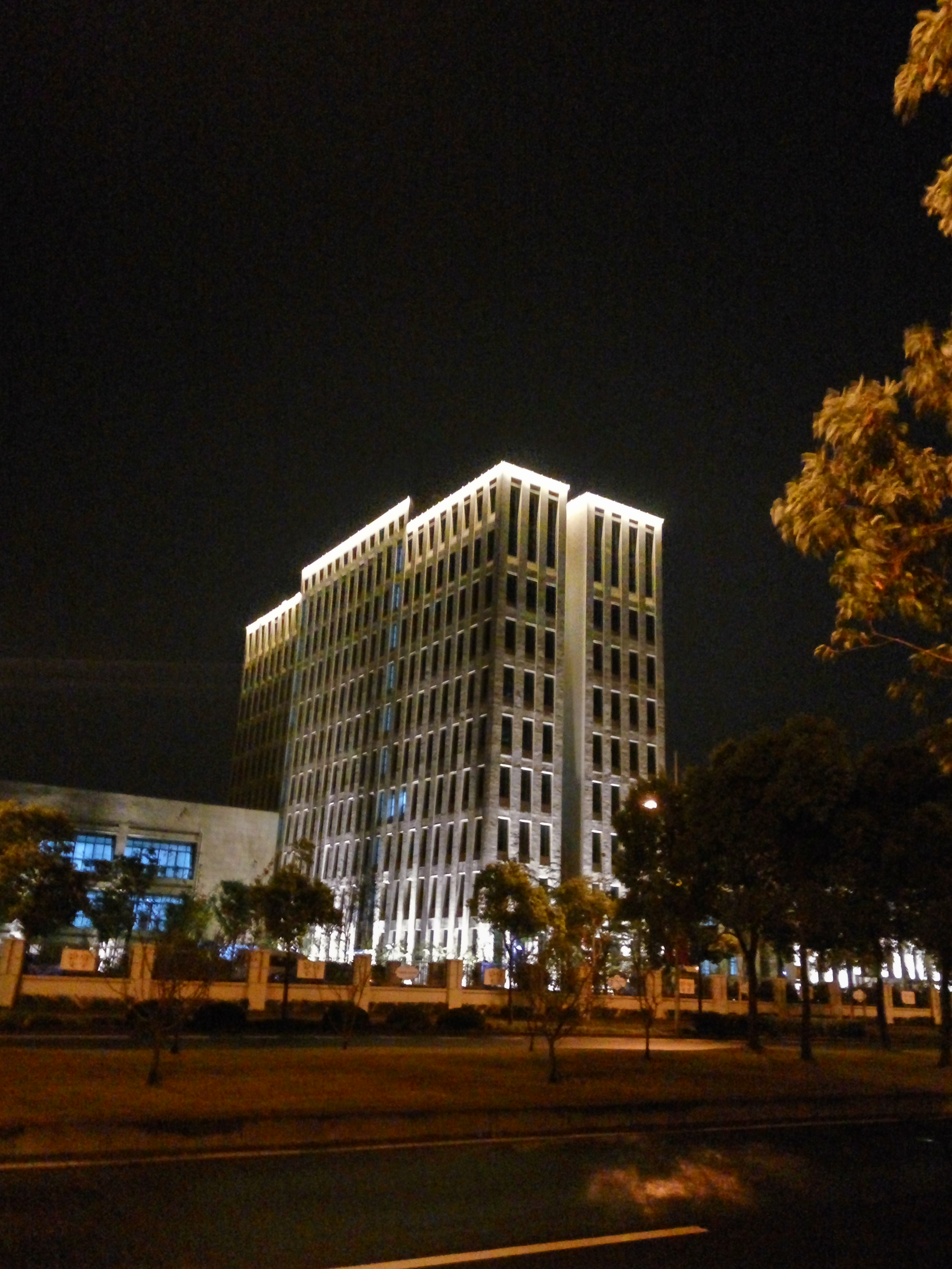 半夜在佘山跑步.