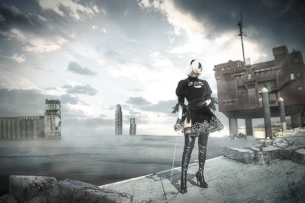 岛国萌妹cos《尼尔:机械纪元》2b小姐姐 废墟场景很还原