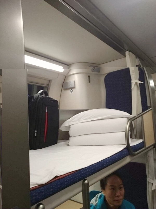 真帅!crh2e全新动卧车(转)