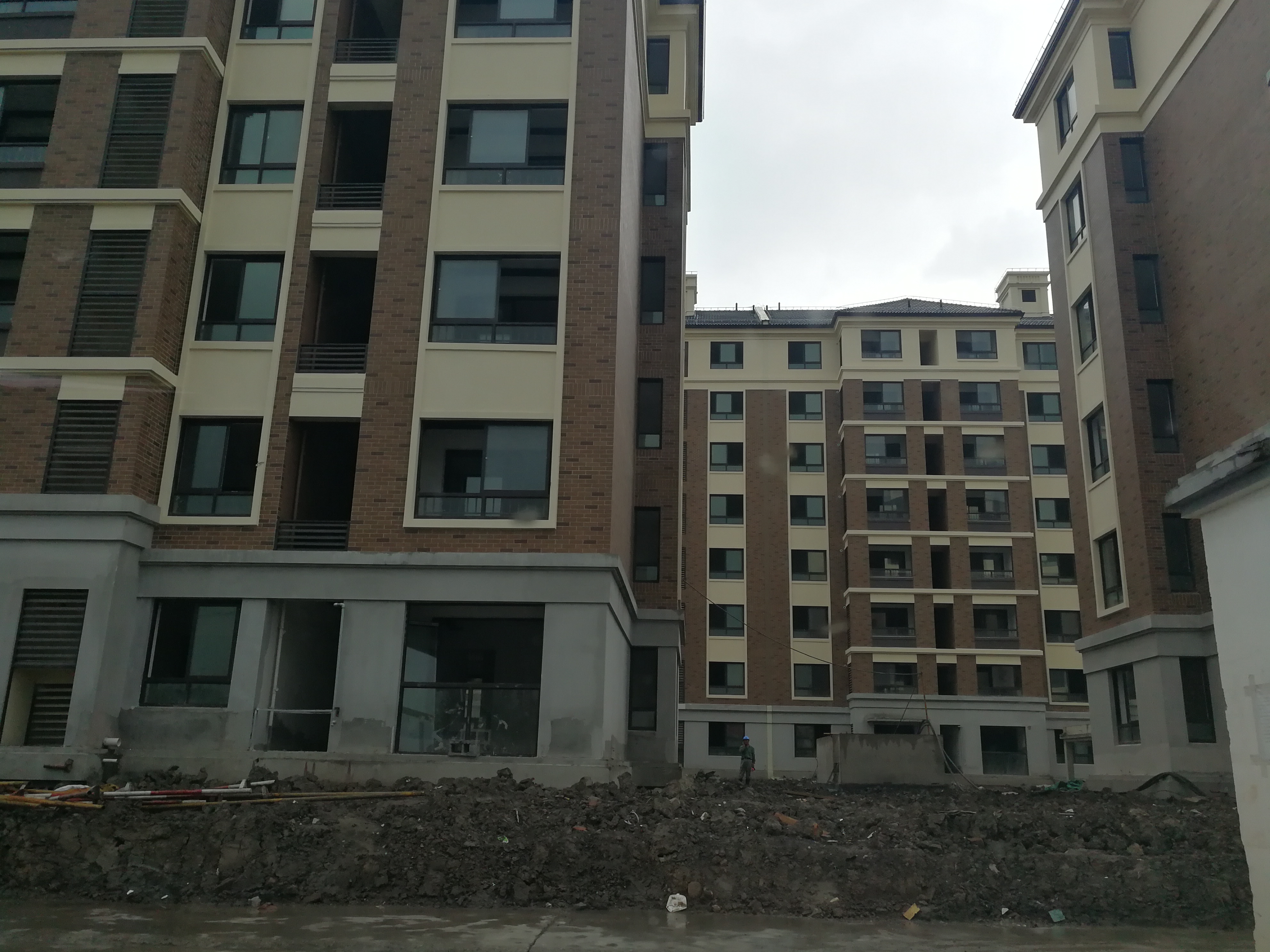 佘山北佘北大居动迁房的房子为什么比宝山庙行镇的好那么多,档次哈高