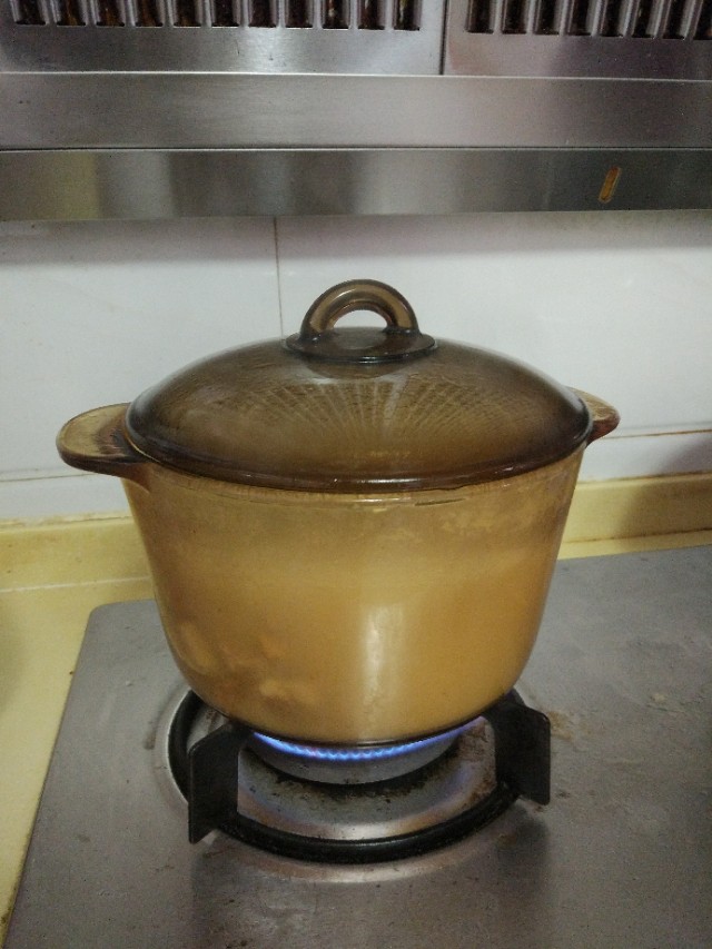 这锅子烧汤会爆伐?