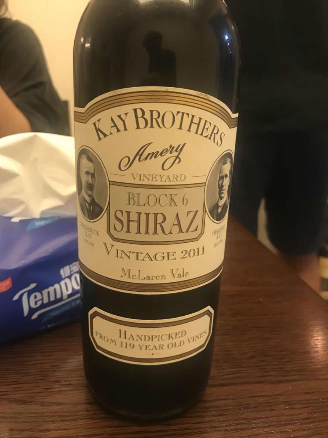 上个月偶尔喝了葡萄酒,发现澳洲红酒不错啊.