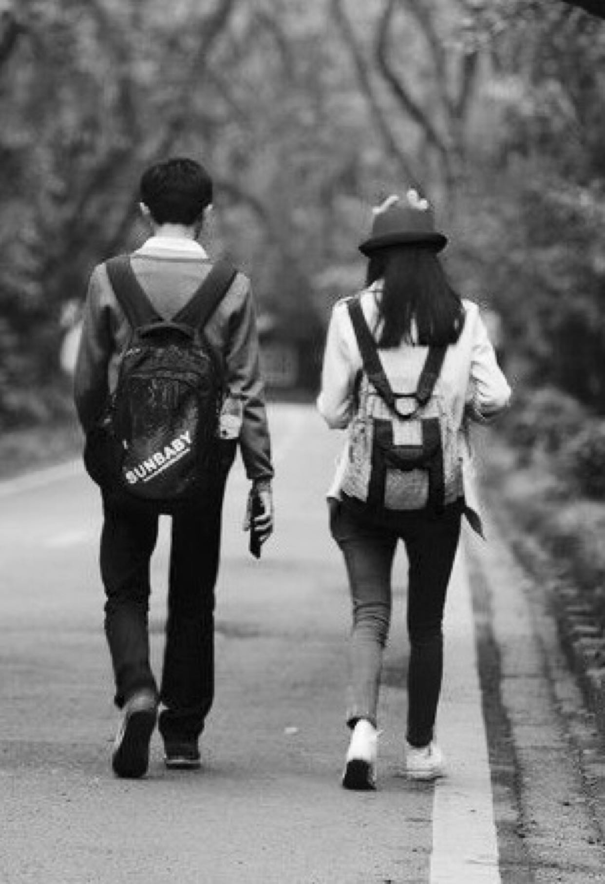 从一开始的羞涩,保持距离