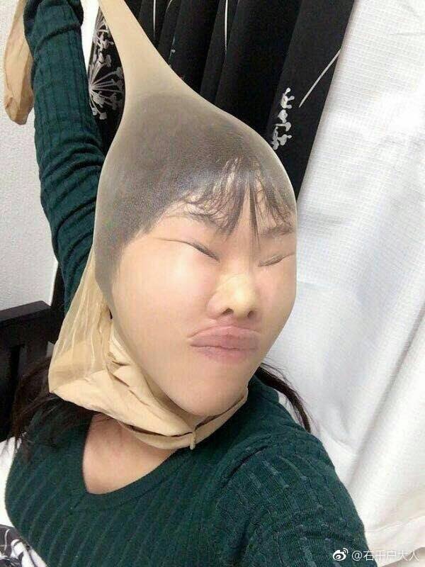 电影里头戴丝袜抢劫有点道理的,请看图