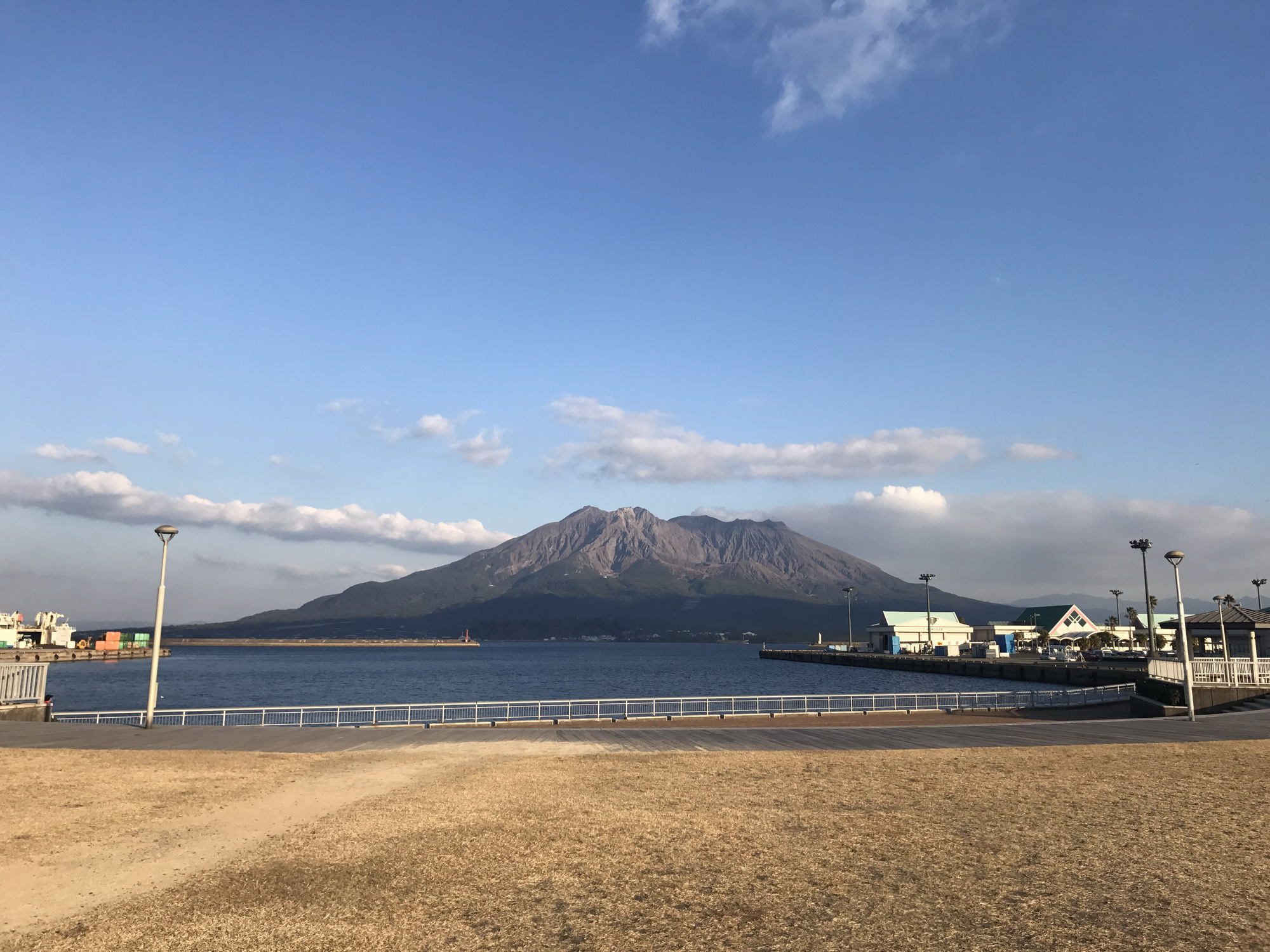 没有什么航班了,所以基本没人,买了从鹿儿岛-屋久岛,屋久岛-种子岛