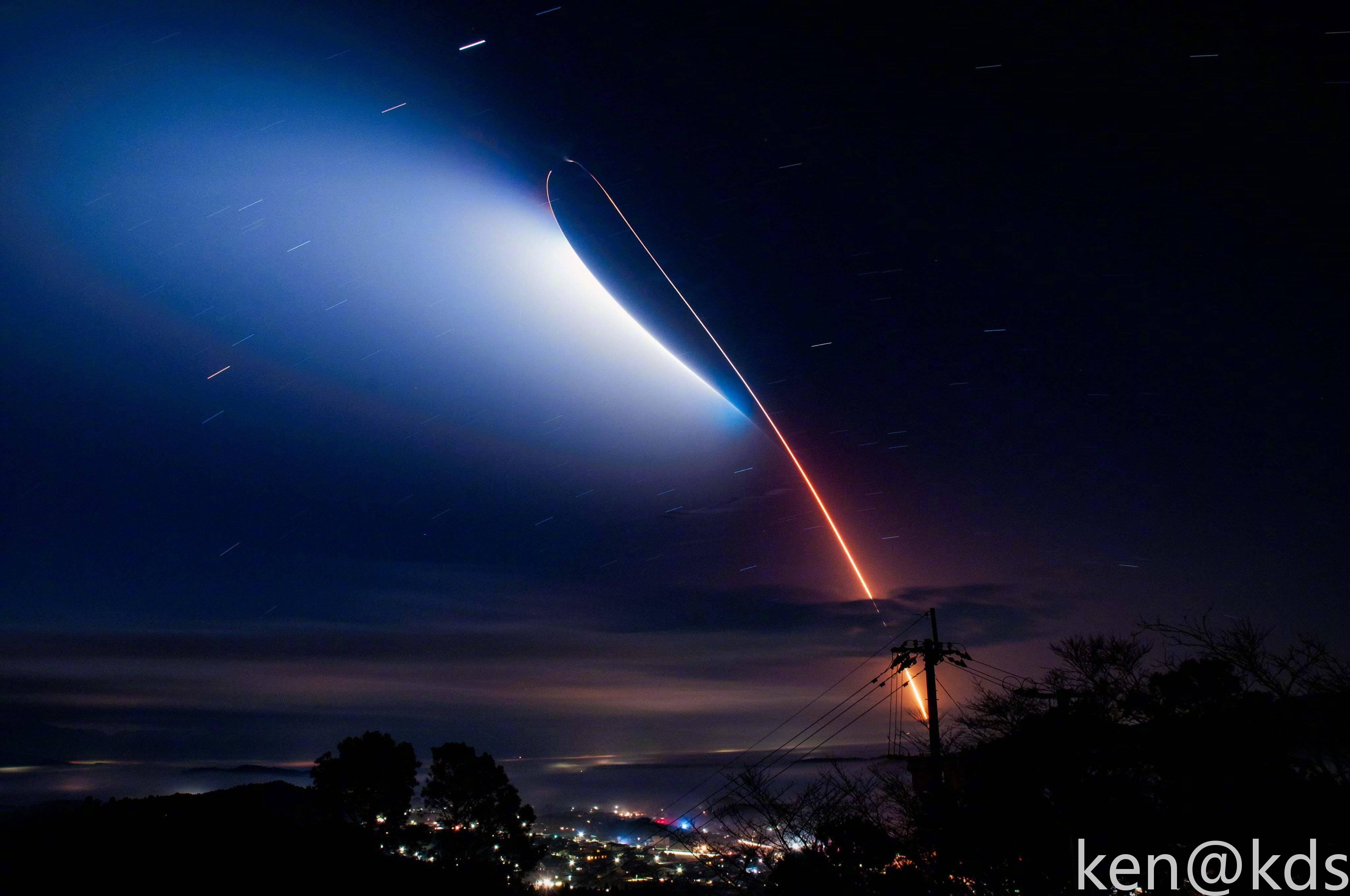 日本epsilon火箭壮观尾迹