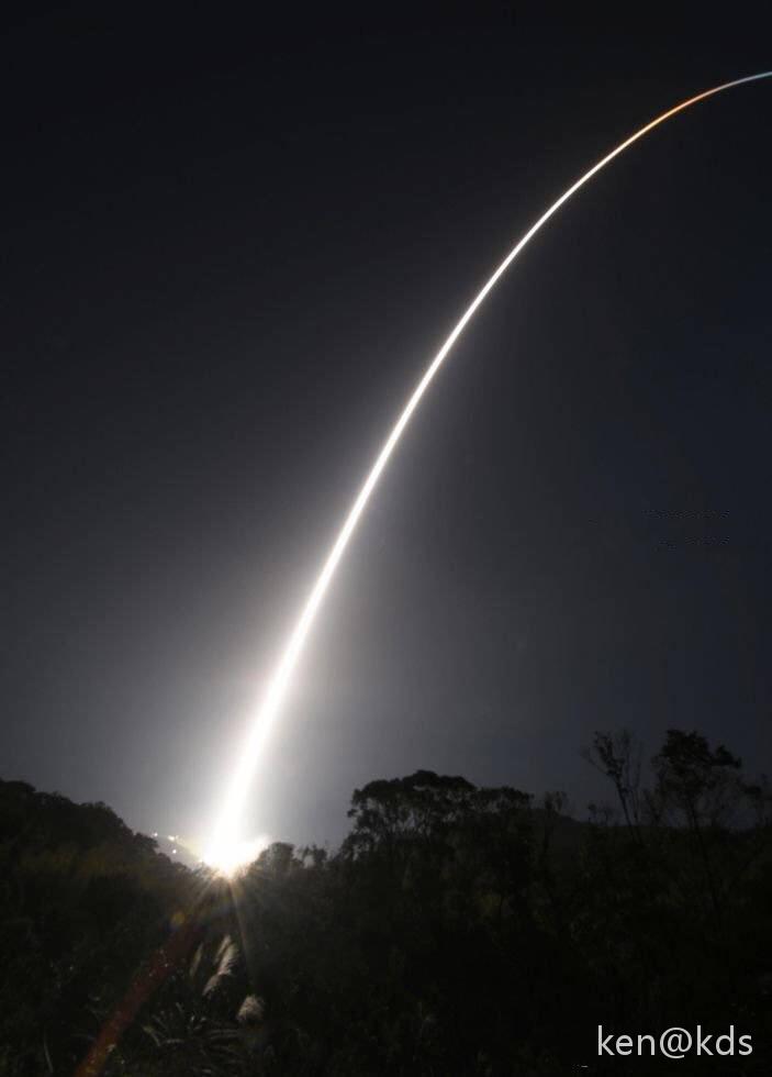 日本epsilon火箭壮观尾迹