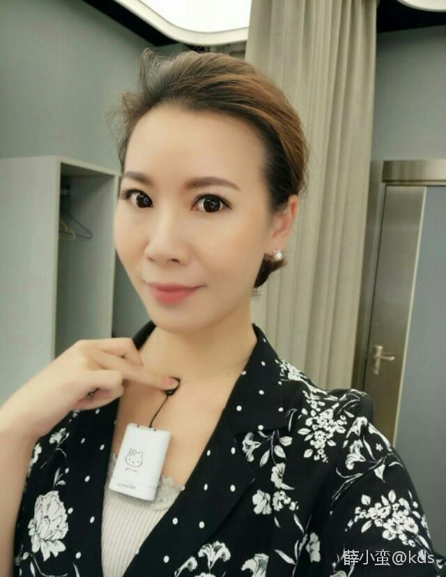 你们觉得:smg女主播房海燕与杨蕾,哪个更适合做老婆?