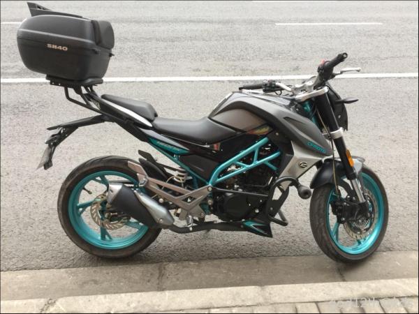 听说山上玩二轮的车神不少