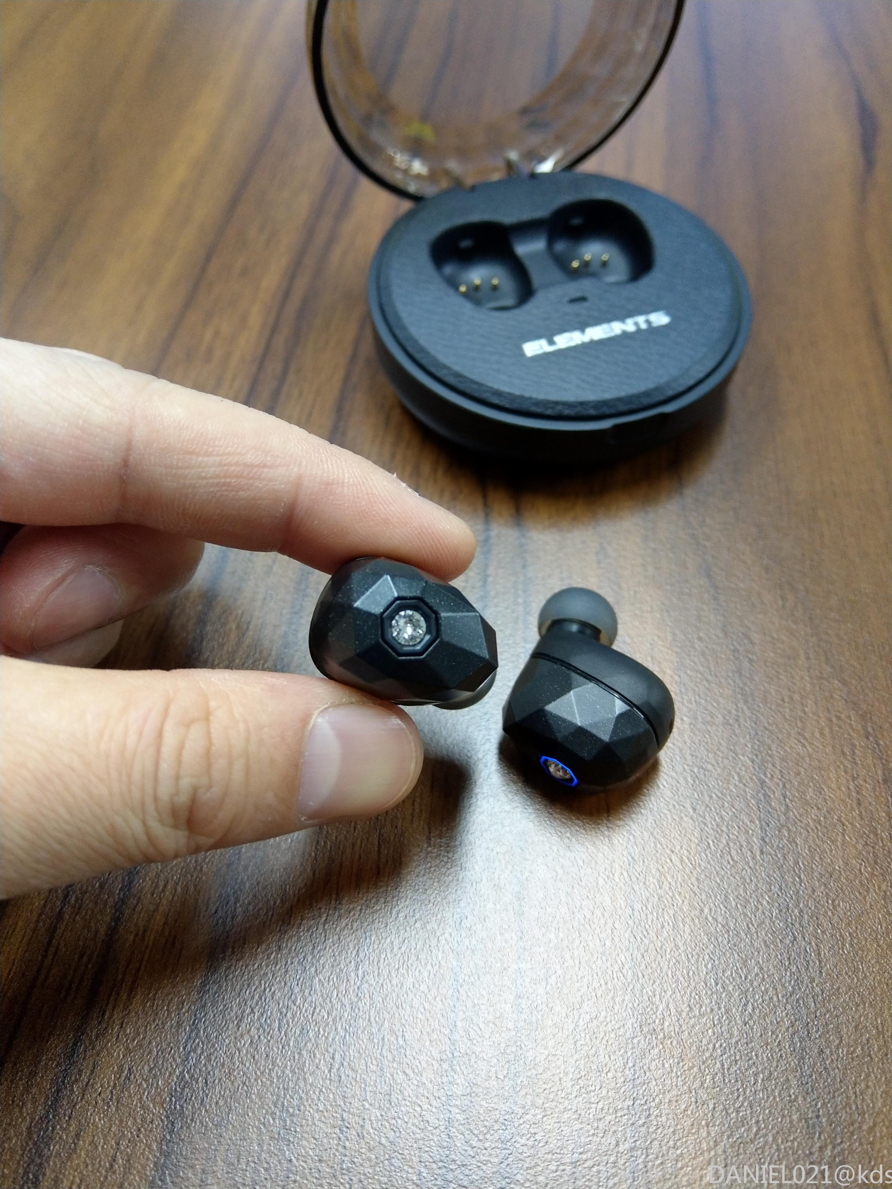 拿到公司一批全新国行耳机,试玩下!