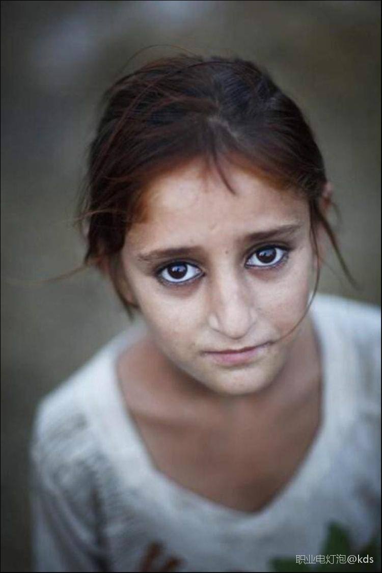 其实啥迪丽热巴这种长相西亚很多的