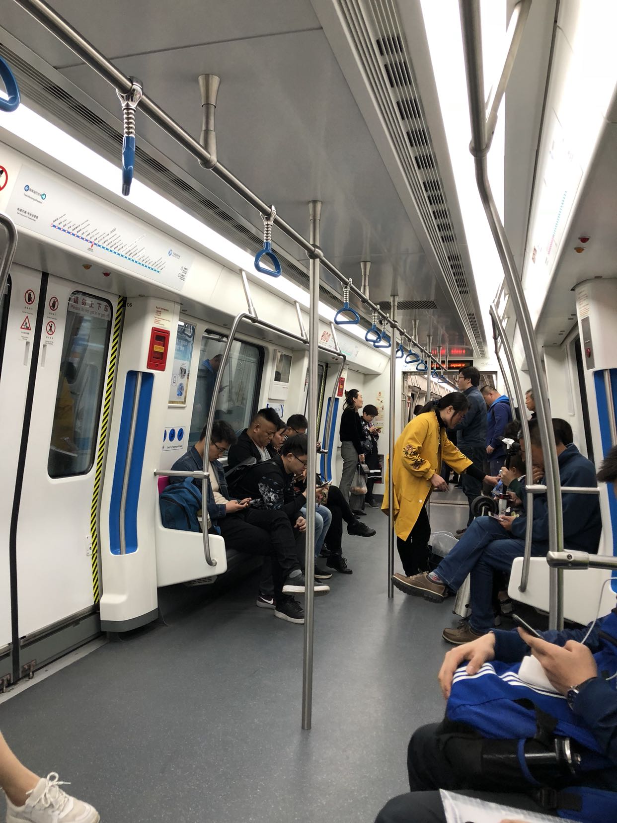 今朝去宁波坐坐地铁