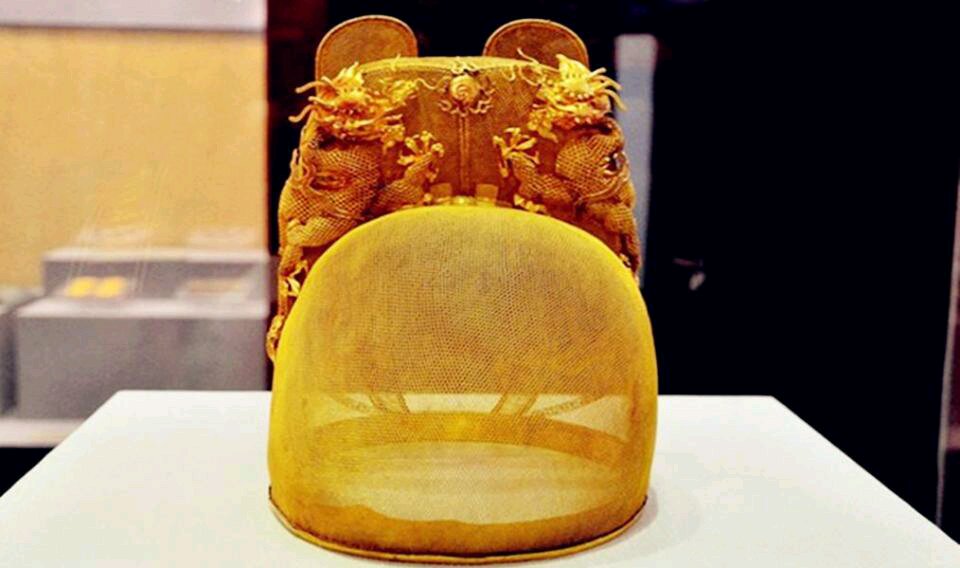 大明的皇冠多么精致 绚丽 威武大明 汉家天下 大家来拜拜皇帝的皇冠