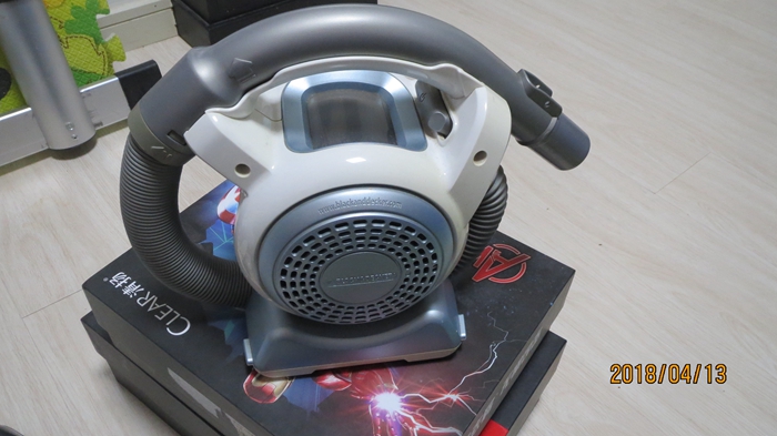 black&decker百得 12v蜗牛式紧凑型无绳吸尘器pd1200b