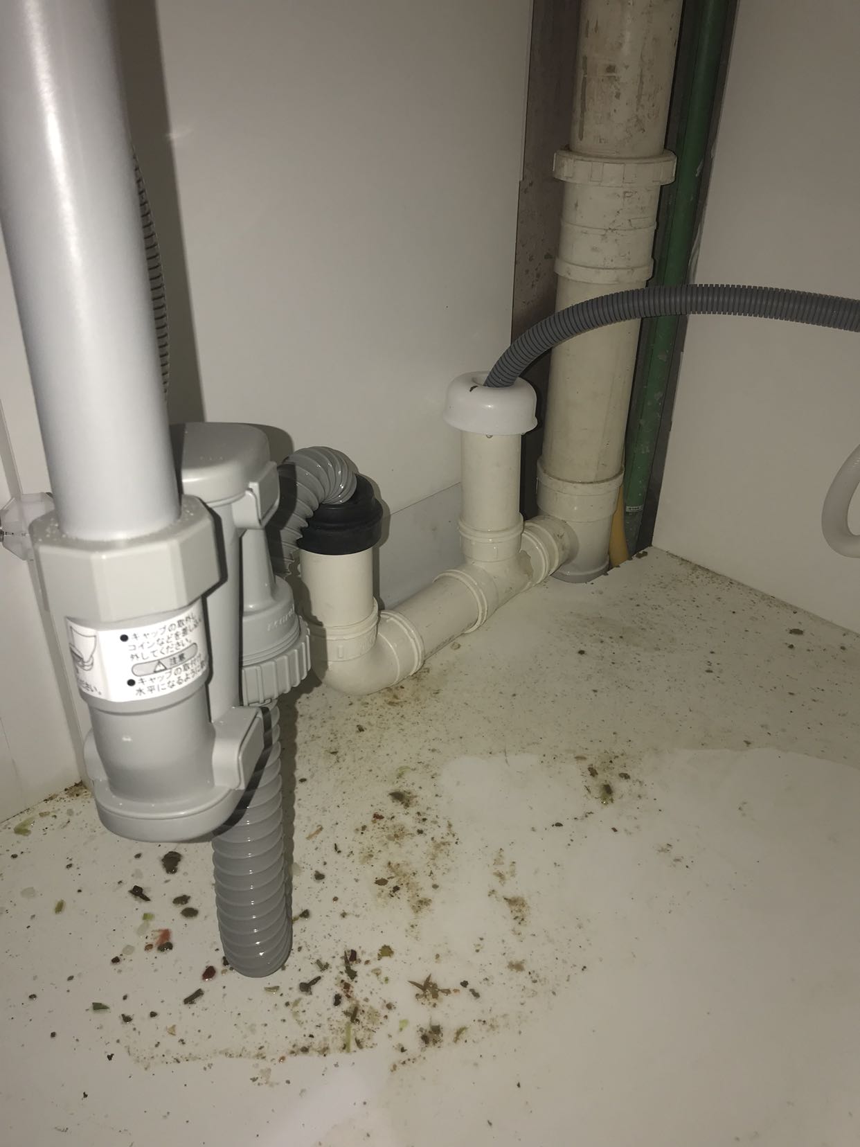 家里厨房下水道恶臭