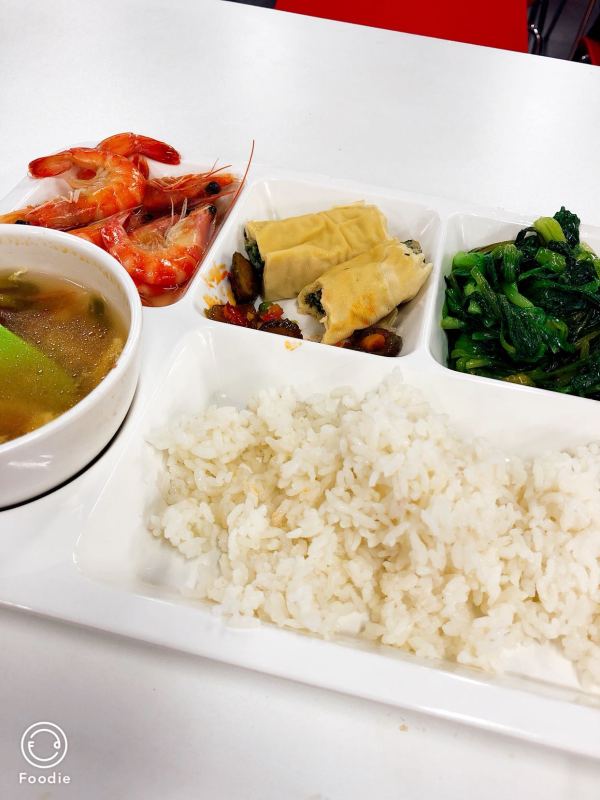 女土匪每天更新公司食堂工作餐