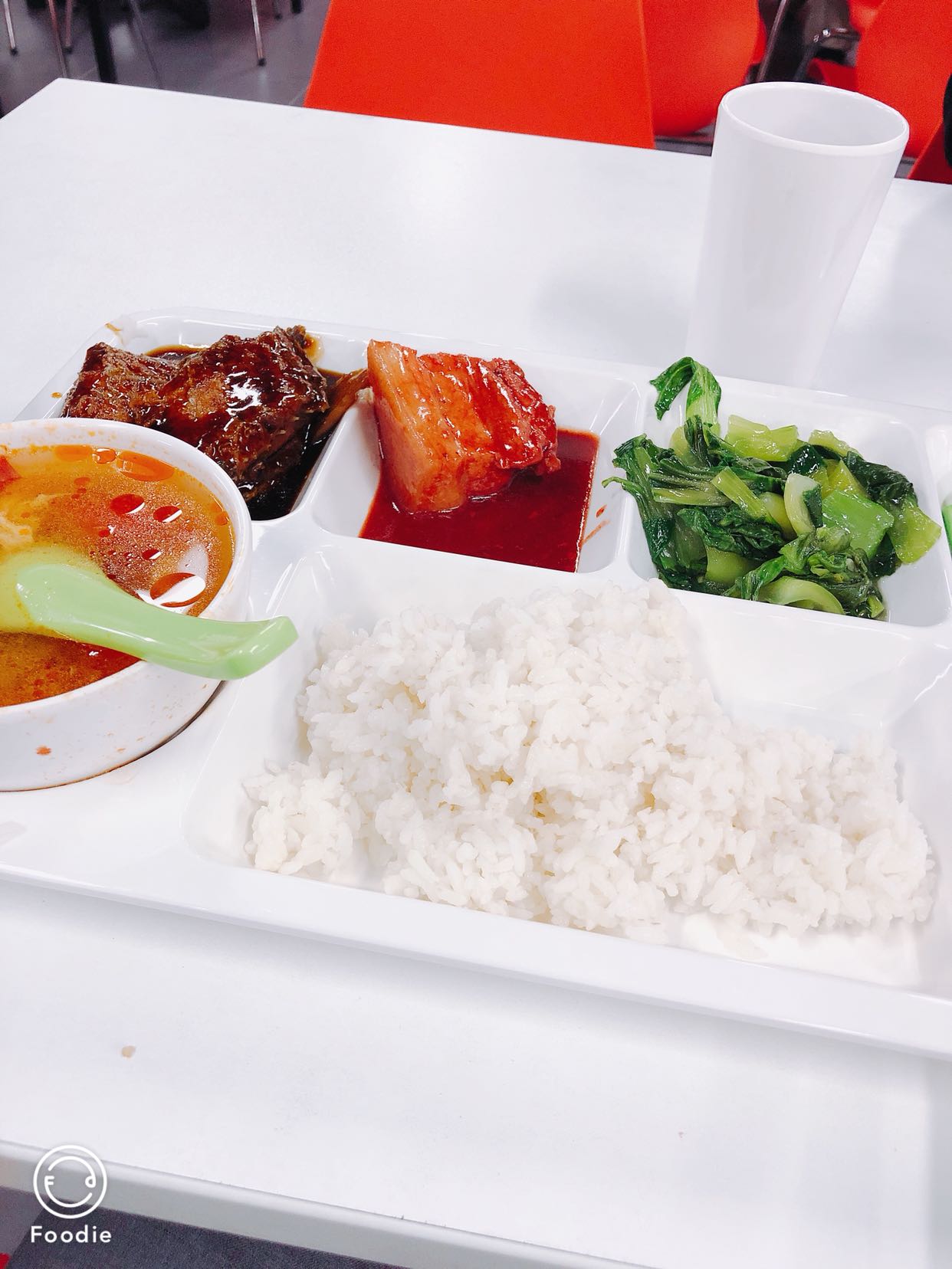 女土匪每天更新公司食堂工作餐
