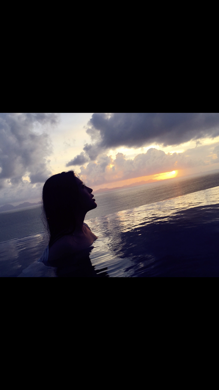 想听取tf们的意见,自己男人说要看我闺蜜洗澡时的背影照片,这思路正常