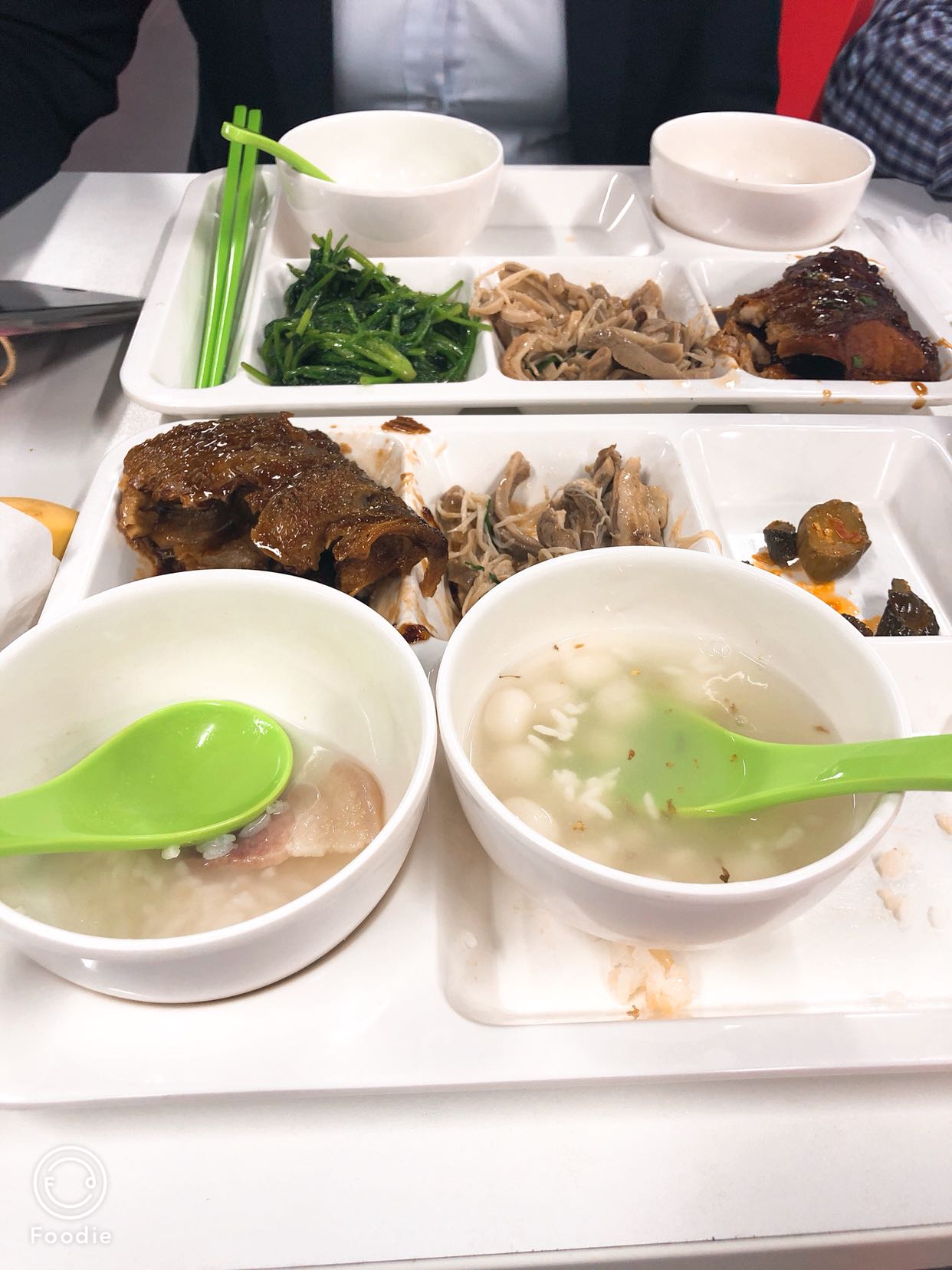 女土匪每天更新公司食堂工作餐