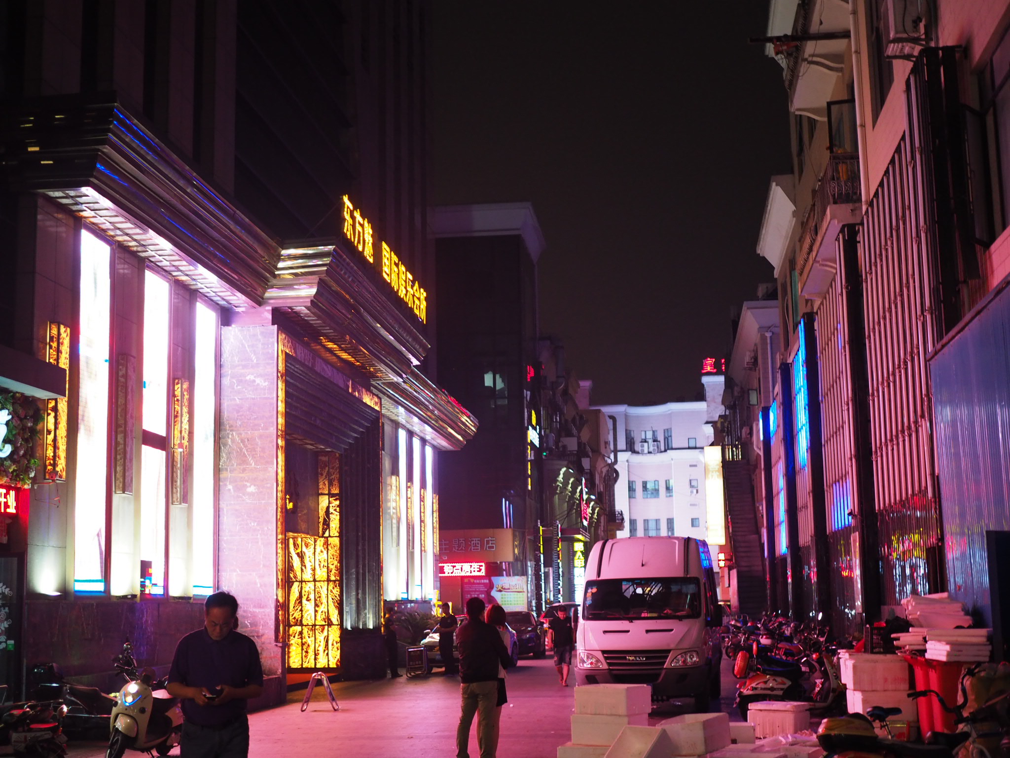 吃完饭,去松江后街看看