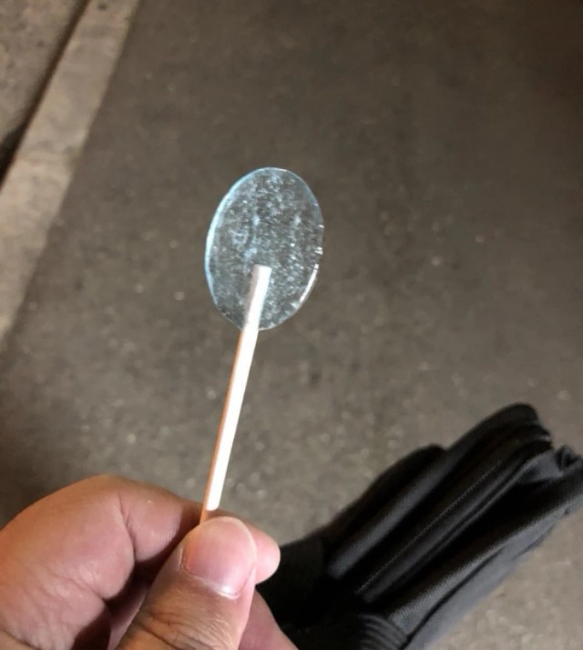 今天才知道为什么每次去大阪的xx新地玩好,妹子都会给我一根棒棒糖