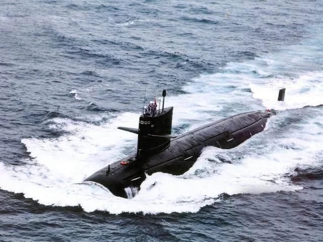 核潜艇下潜深度,俄罗斯是1250米,美国是600米中国是多少