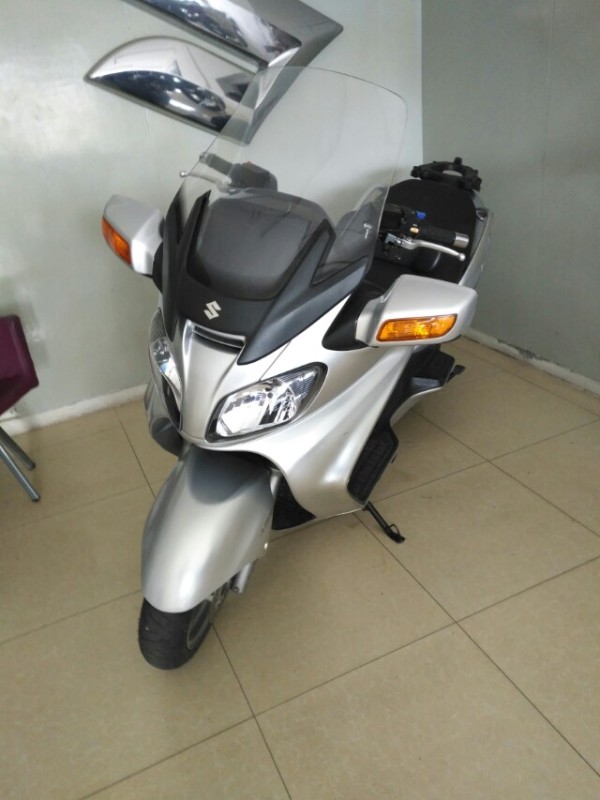 听说山上玩二轮的车神不少