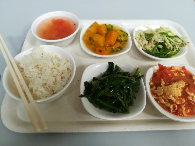 食堂降价1元 5元套餐!