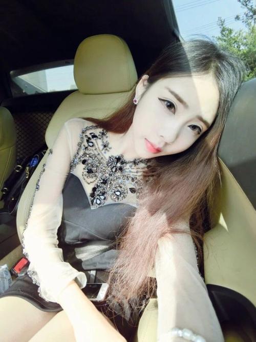 网红女以后都嫁给谁了?平头老百姓家要的起吗?