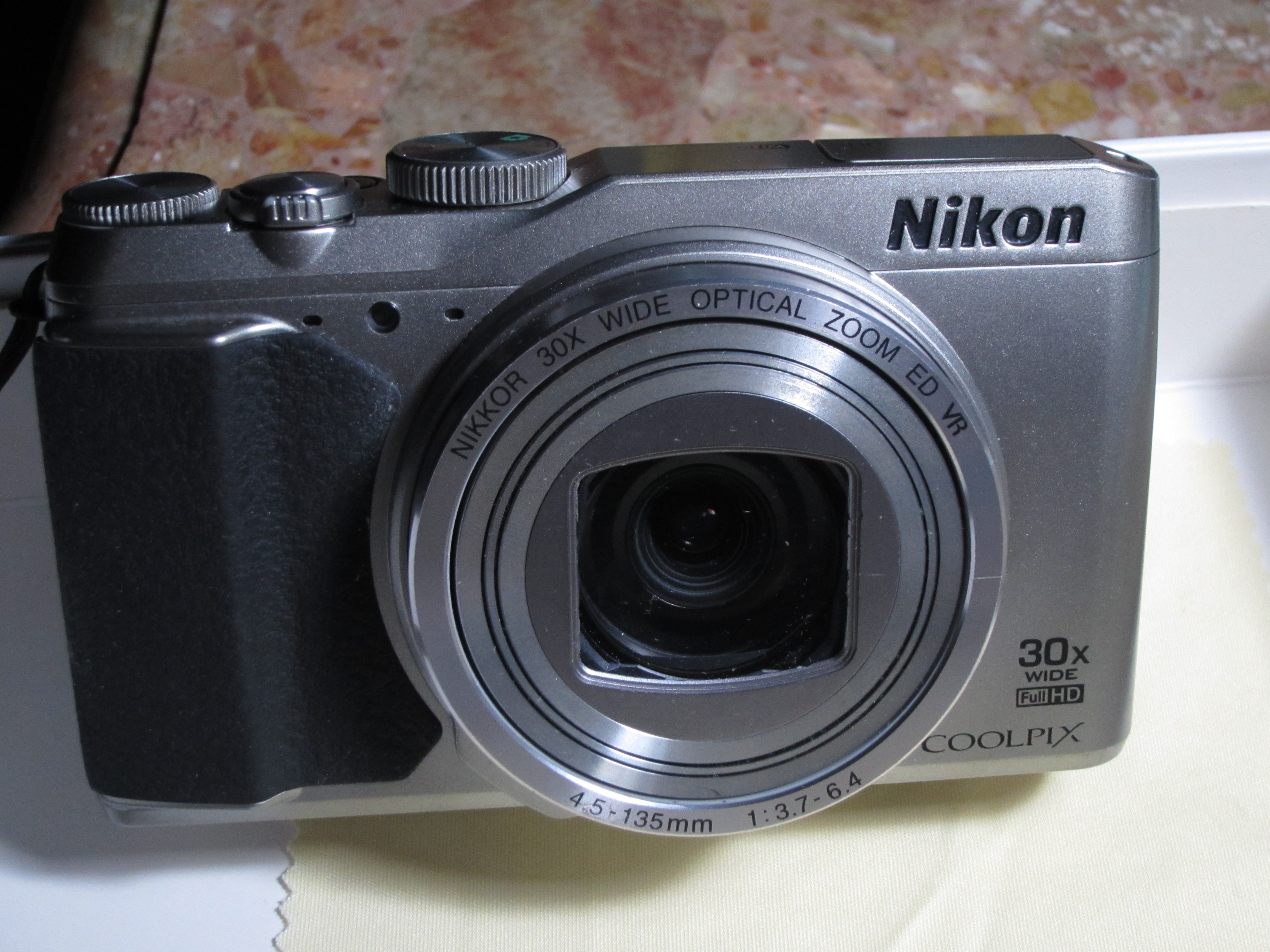 尼康s9900s 30倍变焦数码相机.