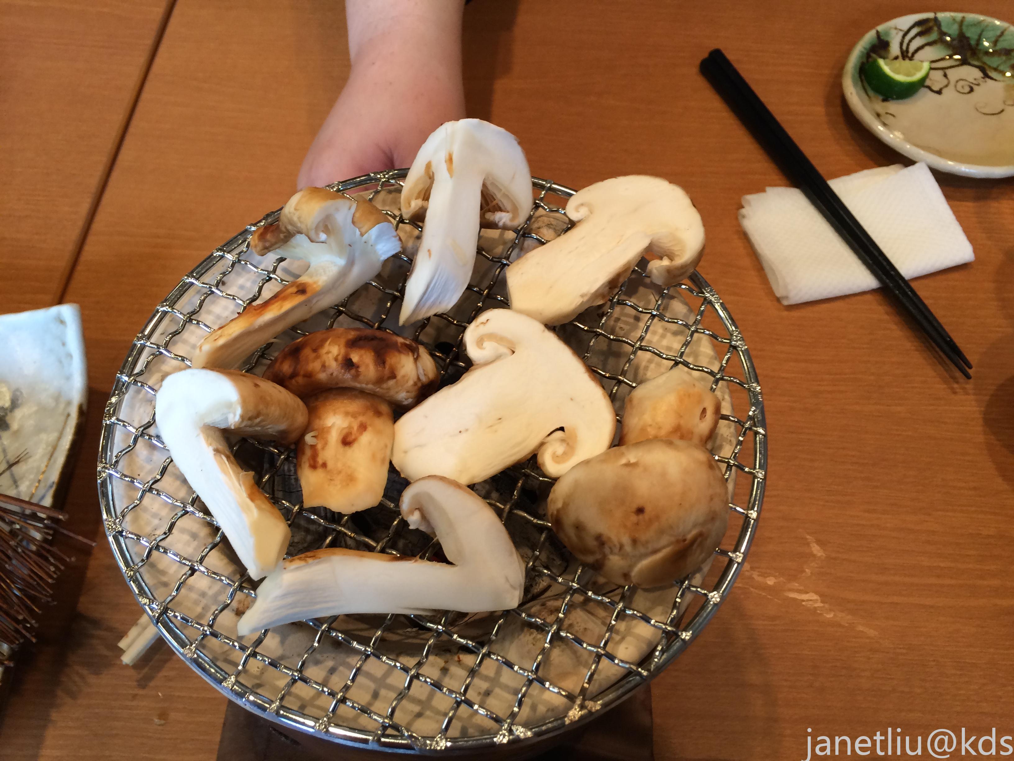 松茸怎么吃 除了煲汤 到底难能切法 丈母娘寄