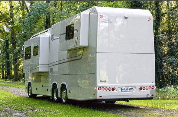 来欣赏下30万欧的奔驰四驱a型房车 内部奢华