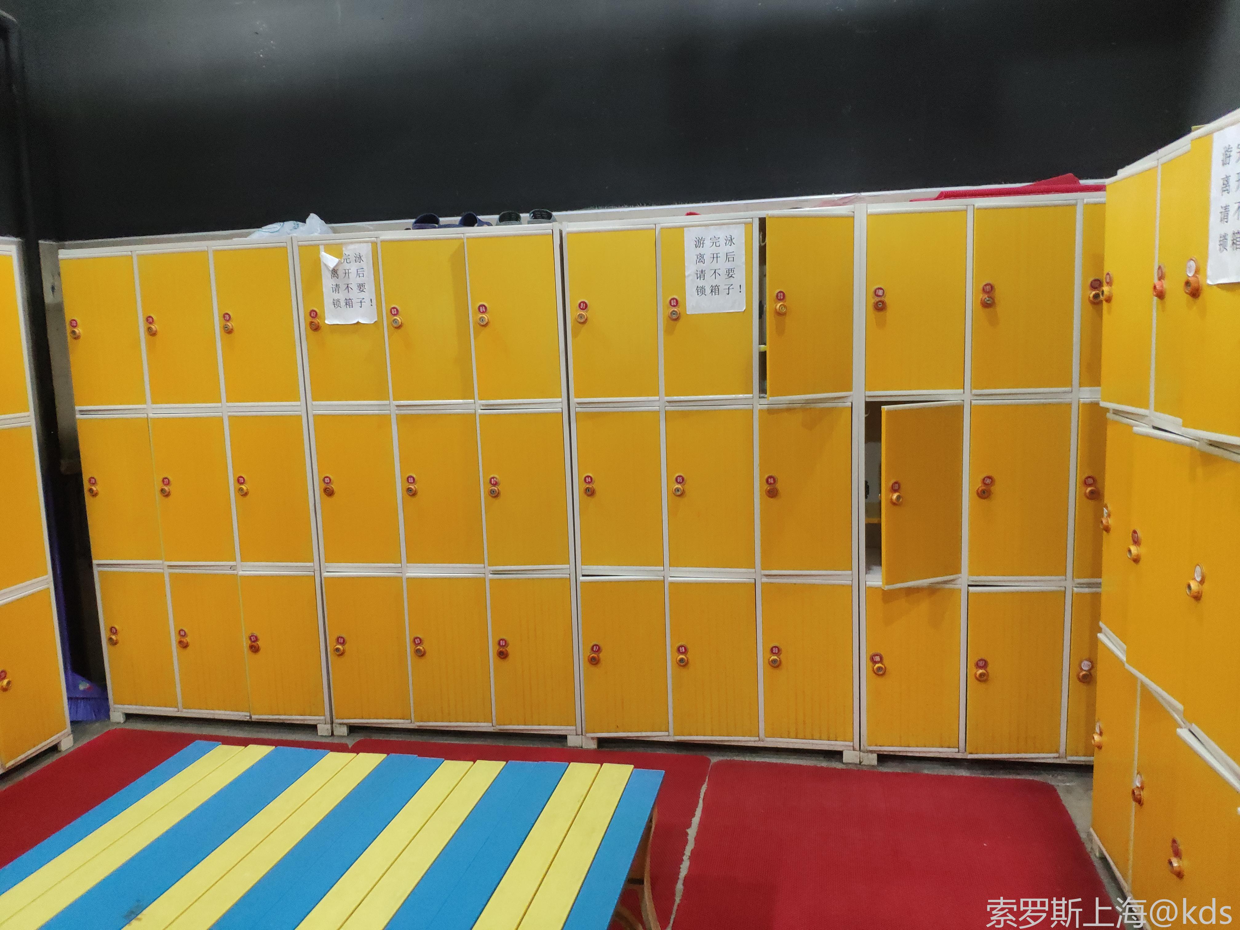 今天我到大杨浦最高档的游泳池游泳