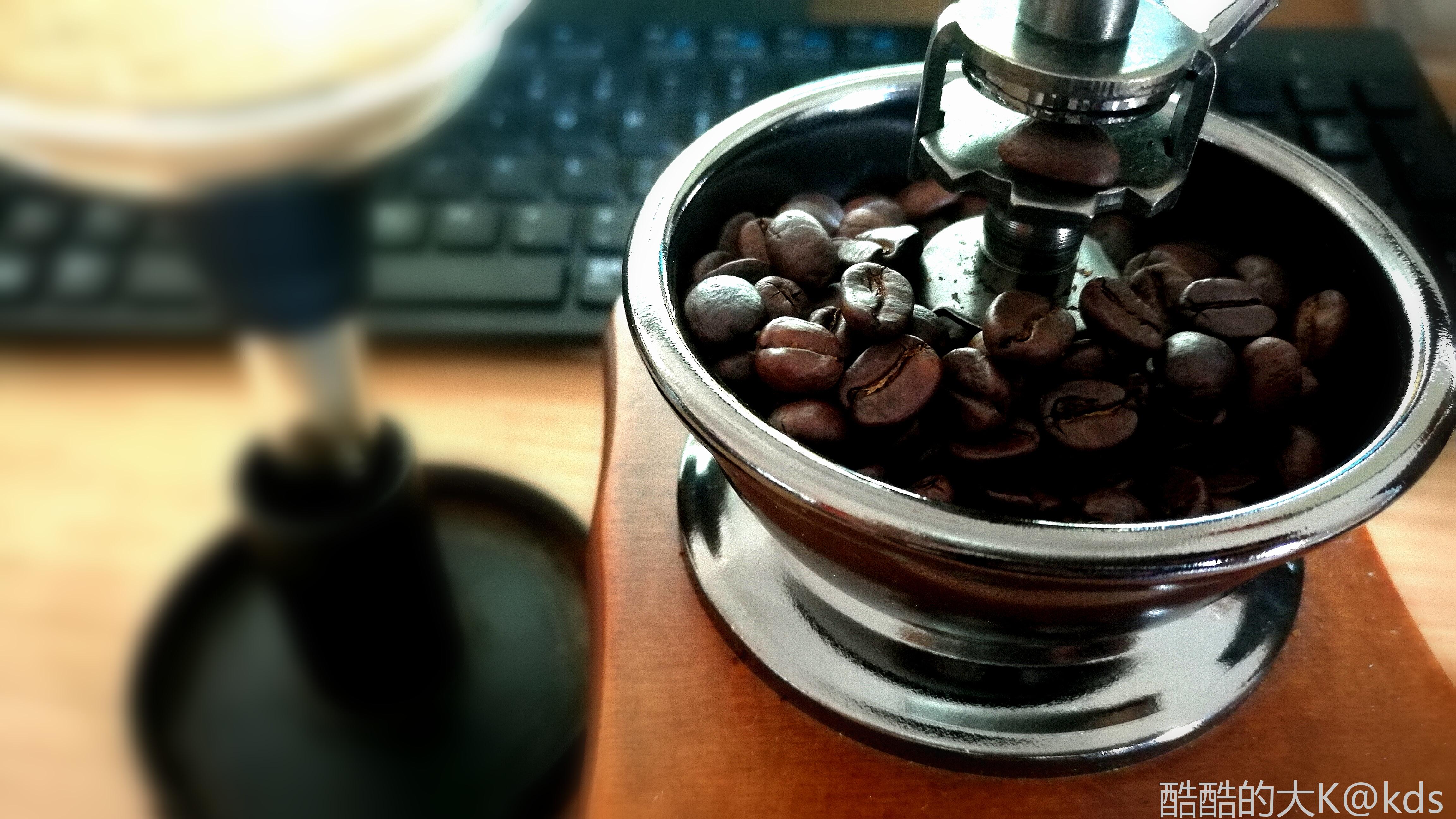 工作日的下午煮二杯咖啡