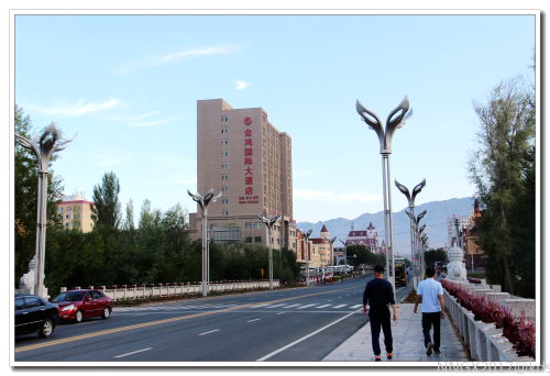 游西北地区归来 五,美丽干净的富蕴小县城,可可托海景区游,可可托海