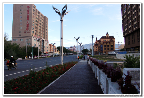 游西北地区归来 五,美丽干净的富蕴小县城,可可托海景区游,可可托海